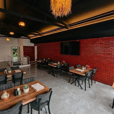 Mustafa Restaurant فندق *